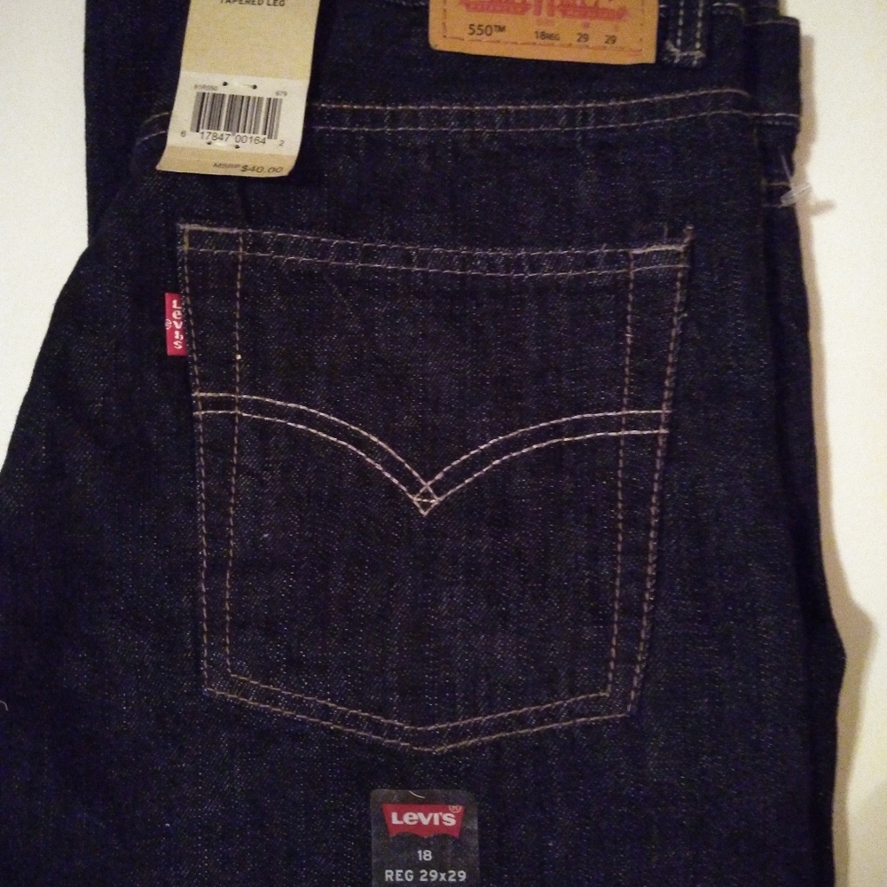 Levi's - Picture 1 of 8